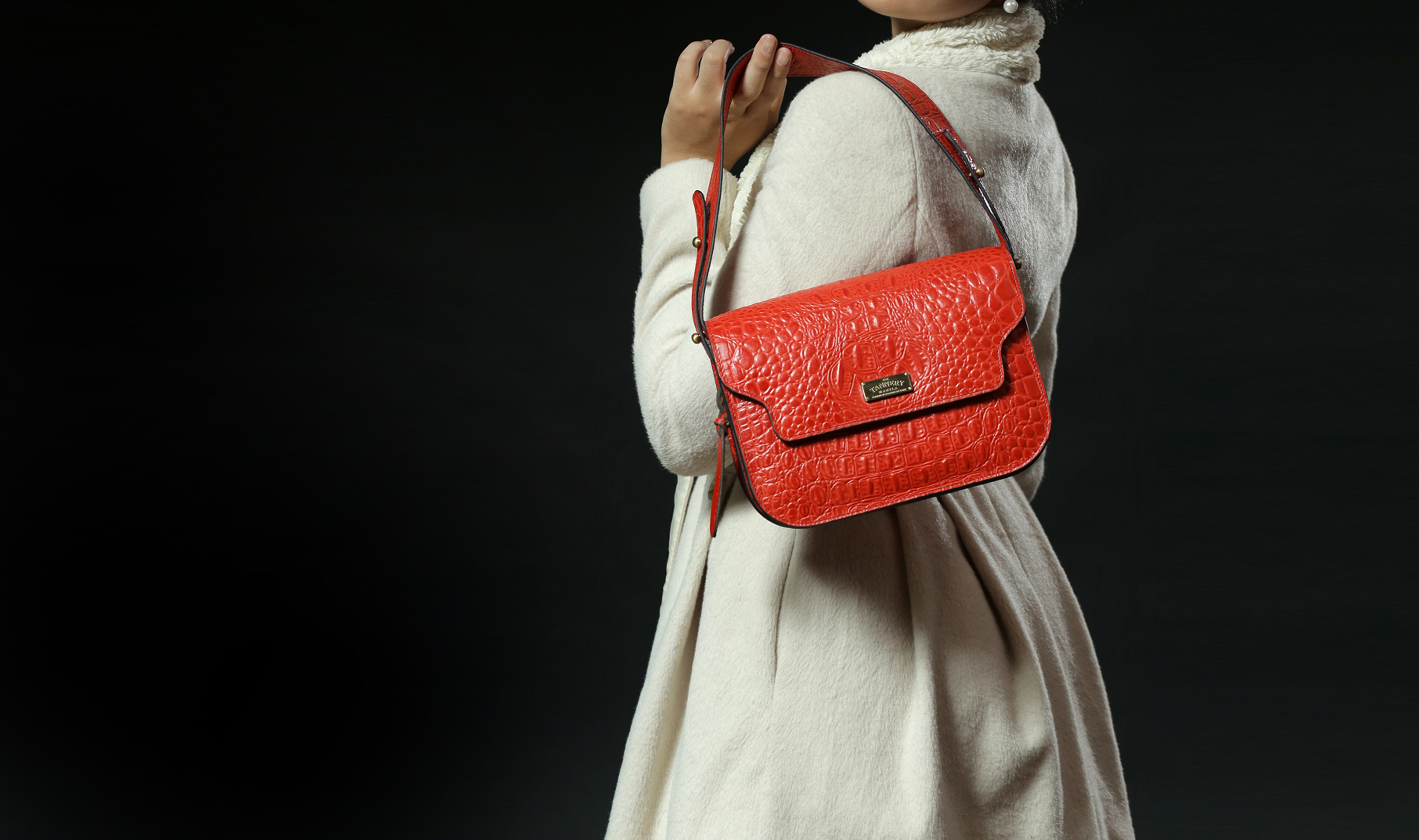 Bella Modi | Leather hobo bags, Custom purses, Custom handbags